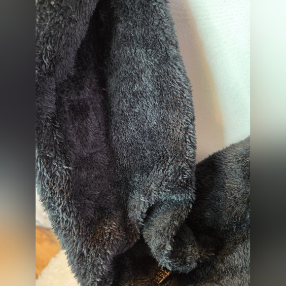 UGG Black Knit Beanie and Scarf Set - Picture 5 of 7